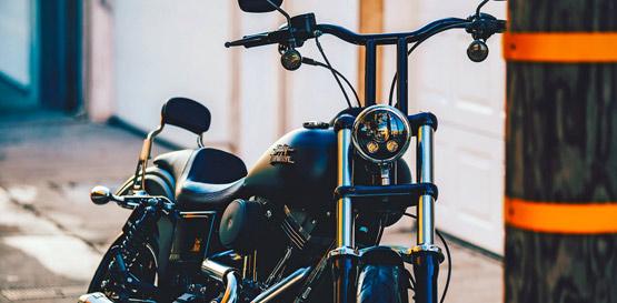 Motorky-Harley-Davidson-vs-Enduro
